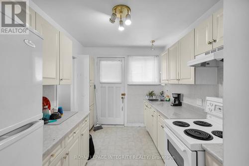 Upper Level Unit - Kitchen - 154 Columbus Avenue, Ottawa, ON - Indoor Photo Showing Kitchen