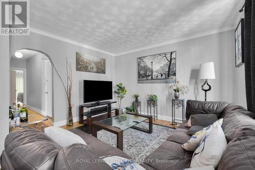 Main Floor Unit - Living - 154 Columbus Avenue, Ottawa, ON - Indoor Photo Showing Living Room