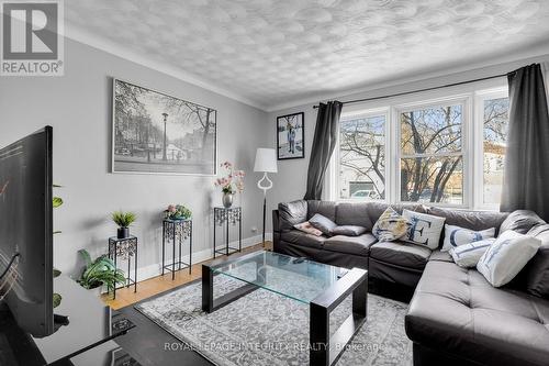Main Floor Unit - Living - 154 Columbus Avenue, Ottawa, ON - Indoor Photo Showing Living Room