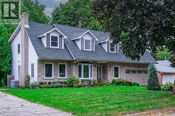 15 BLUE FOREST Drive Grimsby, ON L3M 4R4