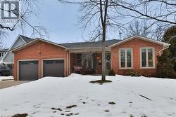 1053 FAIR BIRCH Drive  Mississauga, ON L5H 1M4