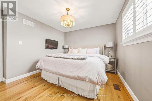 103 Empress Avenue, Hamilton, ON - Indoor Photo Showing Bedroom