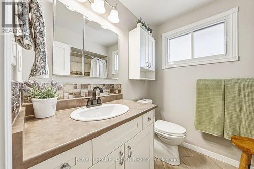 103 Empress Avenue, Hamilton, ON - Indoor Photo Showing Bathroom