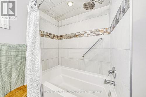 103 Empress Avenue, Hamilton, ON - Indoor Photo Showing Bathroom