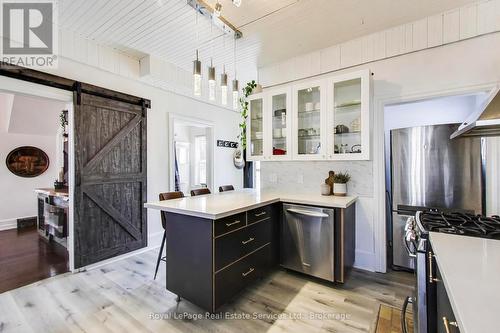 Kitchen - 26 Davidson Street, Cambridge, ON - Indoor Photo Showing Kitchen