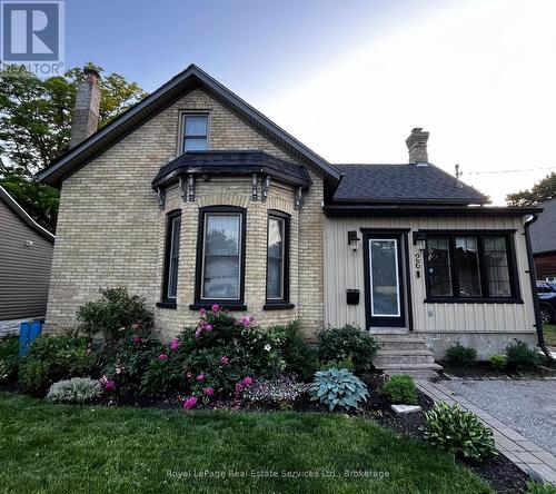 26 Davidson Street, Cambridge, ON - Outdoor