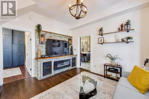 Living - 26 Davidson Street, Cambridge, ON - Indoor Photo Showing Living Room