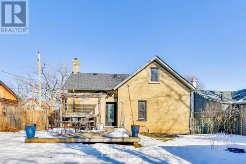 Deck and Outdoor Kitchen - 26 Davidson Street, Cambridge, ON - Outdoor