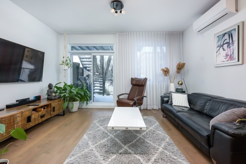 Salon - 5591 Rue Beaubien E., Montréal (Rosemont/La Petite-Patrie), QC - Indoor Photo Showing Living Room