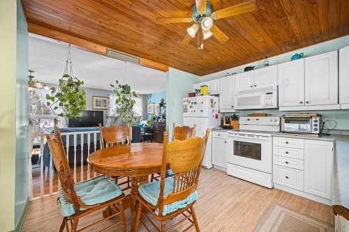 Cuisine - 4 Av. Edgewood, Bristol, QC - Indoor Photo Showing Kitchen