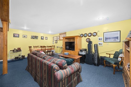 Salle familiale - 4 Av. Edgewood, Bristol, QC - Indoor Photo Showing Basement