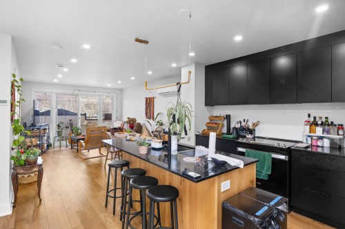 Cuisine - 4315B Rue Parthenais, Montréal (Le Plateau-Mont-Royal), QC - Indoor Photo Showing Kitchen With Upgraded Kitchen