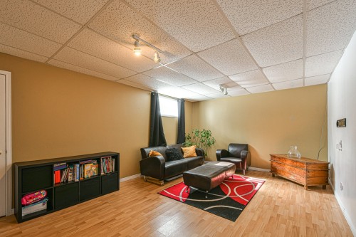 Salle familiale - 1751 Rue Philippe, Prévost, QC - Indoor