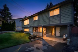 417 8th St  Nanaimo, BC V9R 1B3