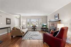 2154 Jahn Pl  Sidney, BC V8L 5C1