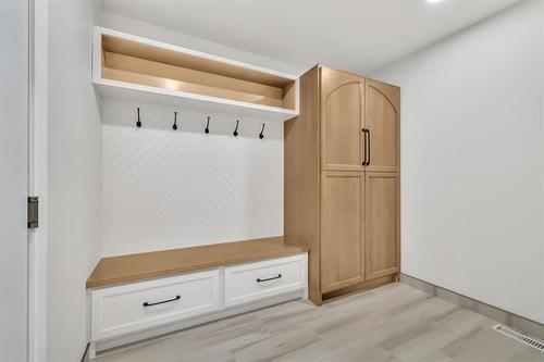 30 Aldershot Blvd, Winnipeg, MB 