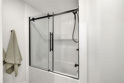 30 Aldershot Blvd, Winnipeg, MB 