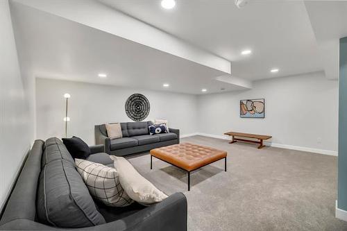 30 Aldershot Blvd, Winnipeg, MB 