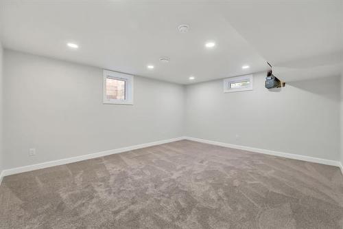 30 Aldershot Blvd, Winnipeg, MB 