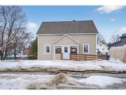 29 Lansdowne ST  Campbellton, NB E3N 2L5