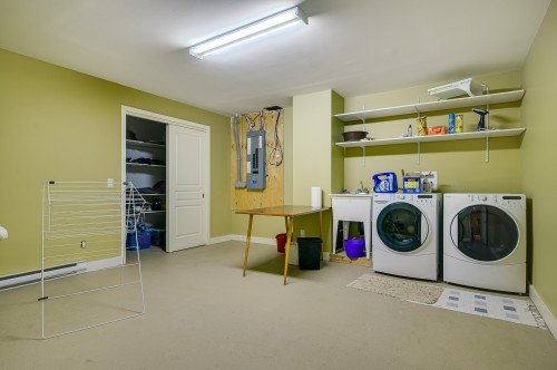 Sous-sol - 31 Ch. Bélisle, Morin-Heights, QC - Indoor Photo Showing Laundry Room