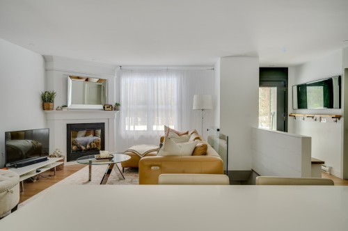 Salon - 31 Ch. Bélisle, Morin-Heights, QC - Indoor Photo Showing Living Room With Fireplace
