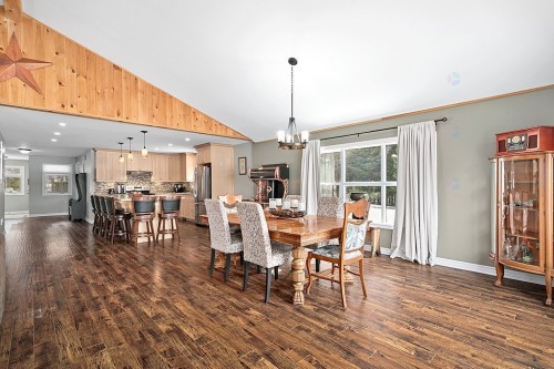Salle à manger - 184 Ch. Flood, Litchfield, QC - Indoor Photo Showing Dining Room