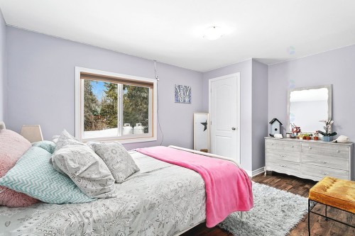 Chambre à coucher - 184 Ch. Flood, Litchfield, QC - Indoor Photo Showing Bedroom