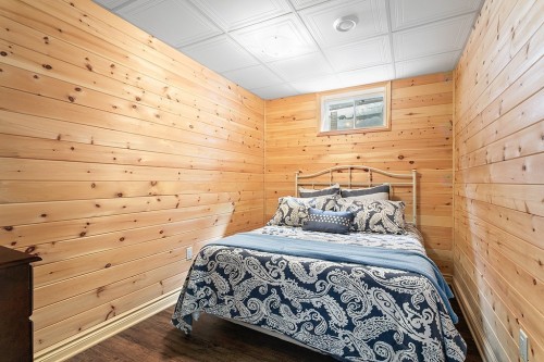 Chambre à coucher - 184 Ch. Flood, Litchfield, QC - Indoor Photo Showing Bedroom