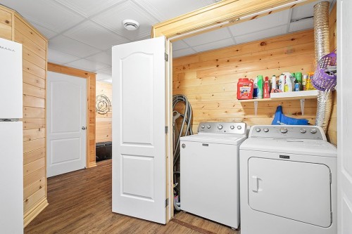 Salle de lavage - 184 Ch. Flood, Litchfield, QC - Indoor Photo Showing Laundry Room