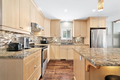 Cuisine - 184 Ch. Flood, Litchfield, QC - Indoor Photo Showing Kitchen With Upgraded Kitchen