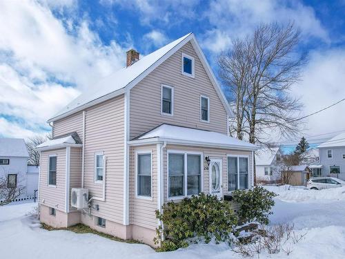 258 Terrace Street  Sydney, NS B1P 2M2