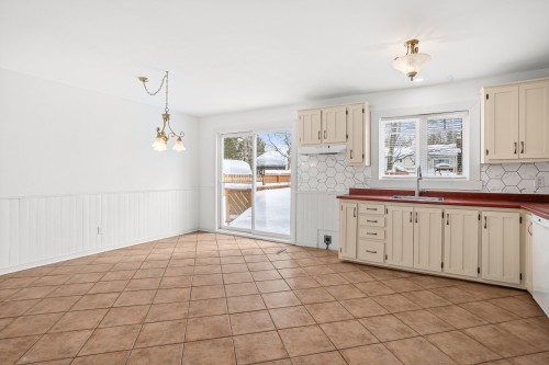 Cuisine - 104 Boul. De Vignory, Lorraine, QC - Indoor Photo Showing Kitchen
