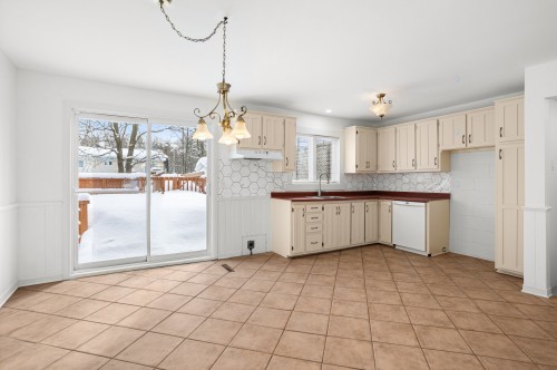 Cuisine - 104 Boul. De Vignory, Lorraine, QC - Indoor Photo Showing Kitchen