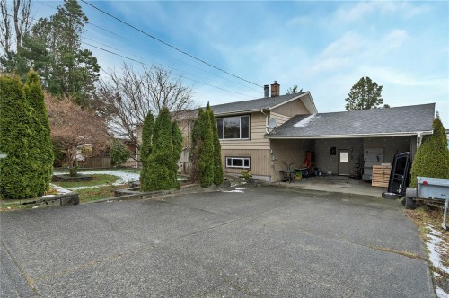 400 Englewood Dr, Port Mcneill, BC 