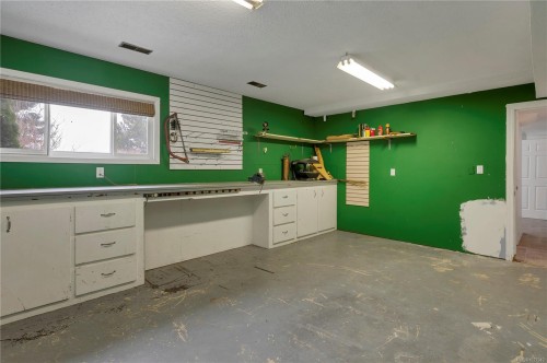 400 Englewood Dr, Port Mcneill, BC 