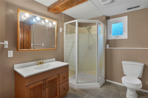 400 Englewood Dr, Port Mcneill, BC 