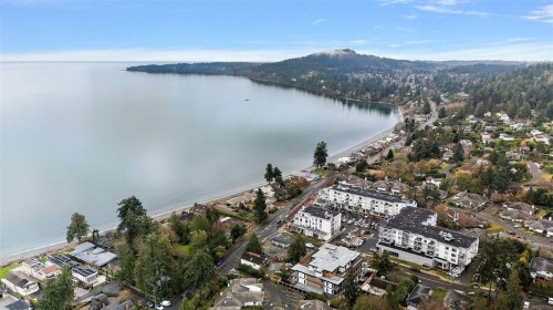 309-5120 Cordova Bay Rd  Saanich, BC V8Y 2K5