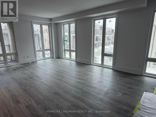 10 Bancroft Lane, Richmond Hill, ON - Indoor