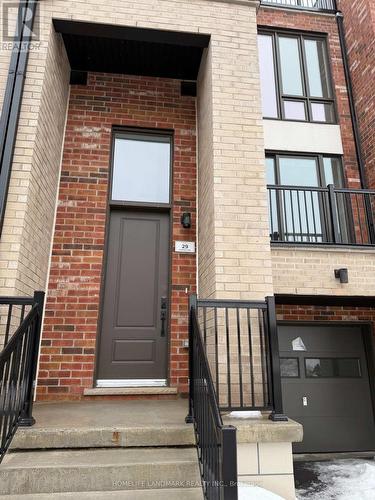 29 BANCROFT LANE  Richmond Hill, ON L4E 1M1