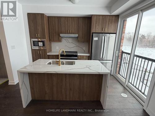 29 Bancroft Lane, Richmond Hill, ON - Indoor Photo Showing Kitchen With Double Sink