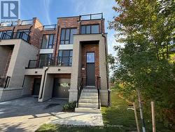31 BANCROFT LANE  Richmond Hill, ON L4E 1M1