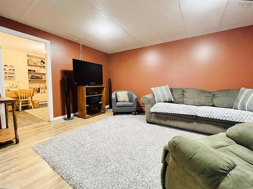 93 Herrett Road, Springhill, NS 