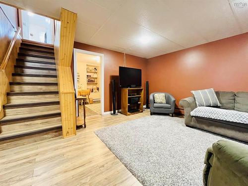 93 Herrett Road, Springhill, NS 