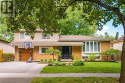 479 PINEDALE AVENUE  Burlington, ON L7L 3W3