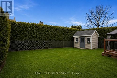 Some photos have been virtually staged. - 2104 Sandy Oaks Drive, Ottawa, ON - Outdoor