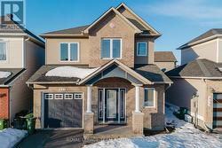 637 CLEARBROOK DRIVE  Ottawa, ON K2J 5S1