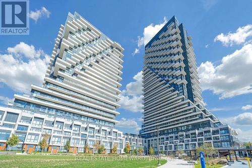 2039 - 20 Inn On The Park Drive, Toronto, ON - Outdoor