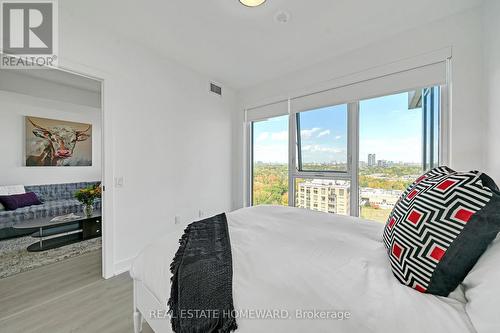 2039 - 20 Inn On The Park Drive, Toronto, ON - Indoor Photo Showing Bedroom