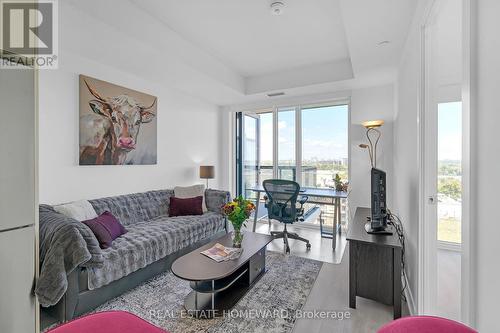 2039 - 20 Inn On The Park Drive, Toronto, ON - Indoor Photo Showing Living Room